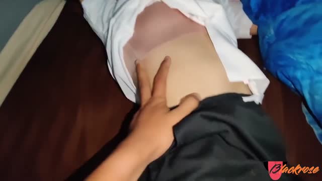 Abg sma lagi tidur di grepe  ...