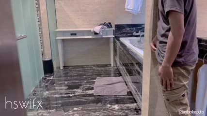 Bokep Indo Godain Istri Temen Lagi Mandi (480)
