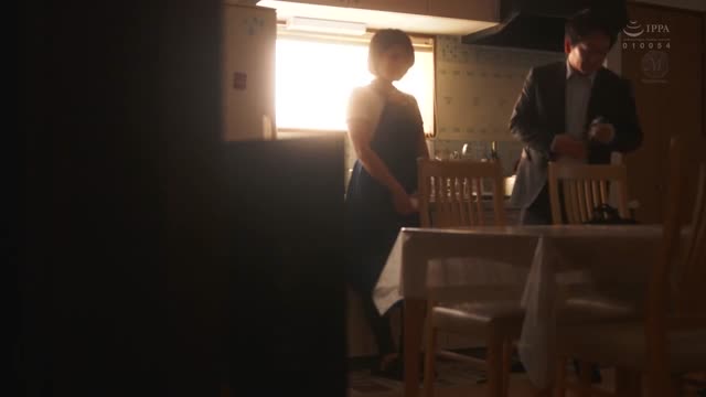 [ Jav Sub Indo ] Happpening Bar Wanita Menikah NTR "Ini untukmu..." kata istriku, tapi sebelum aku menyadarinya, dia menjadi terobsesi dengan pria yang berbondong-bondong mendatanginya JUQ-844