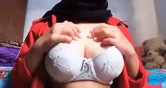 Tudung baju merah