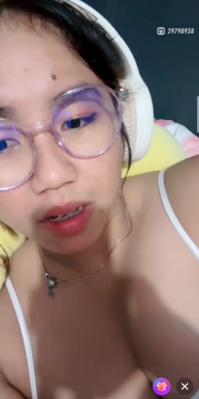 Lisa Chan tengtop - join ke tele free t.me/sirkelviral21