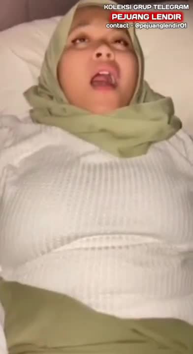 Desahan guru yg buat murid sange
