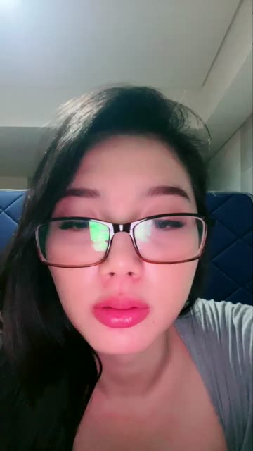 Host Cantik Tante Julia Lea Live Show (28) - Telegram @galeryhd