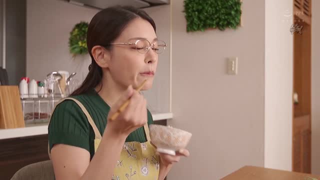 Jav sub indo Ibu tercinta saya melakukan hubungan seksual dengan tutor saya, dan itu memutarbalikkan preferensi seksual saya. Maria Tachibana