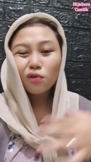 Hijab style hijabers Bunda Keisha outfit - CHANNEL TELEGRAM @asupanvirall13