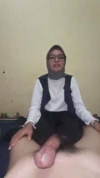 Ayang jilbab minta eskrim gasengaja crot dimuka
