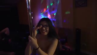 Di_Gangbang_Bule_Di_Tempat_Karaoke
