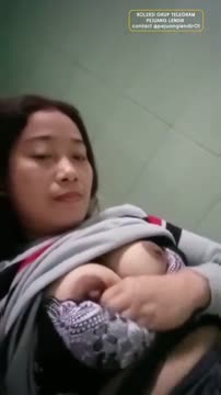 004 Bude lazmi vc sama brondong pamer body