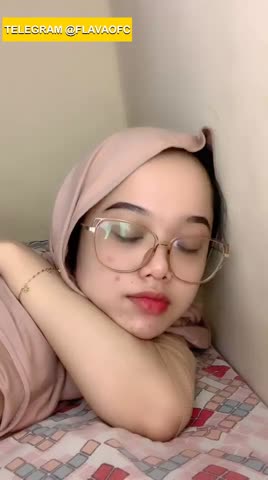 Caca hijab kacamata viral 1 - Twitter @nontoninaja01