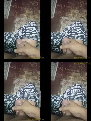 hijab penurut di doggy