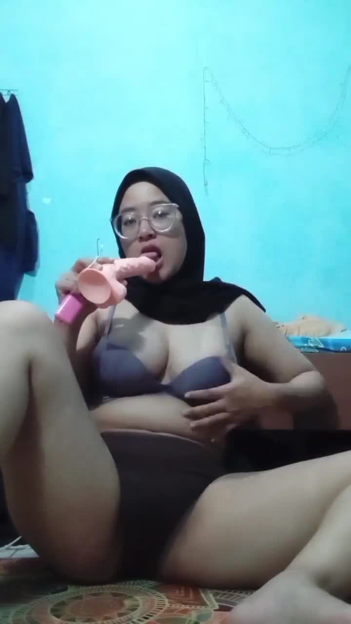 Hijab colmek.mp4