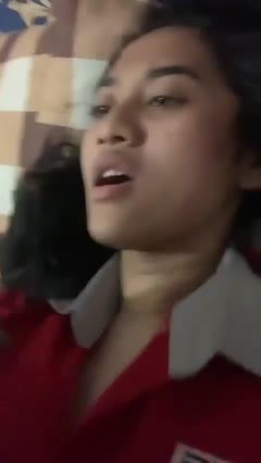 Masih pake baju kerja