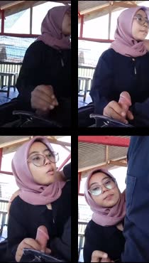 Jilbab Kocokin Punya Ayang Sebelum di Sepong.mp4