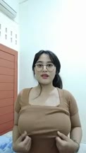 Remes Cewek Tobrut Dari Luar Baju Acha - JAVINDO