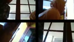 Ngentotin ibu temen diruang tamu