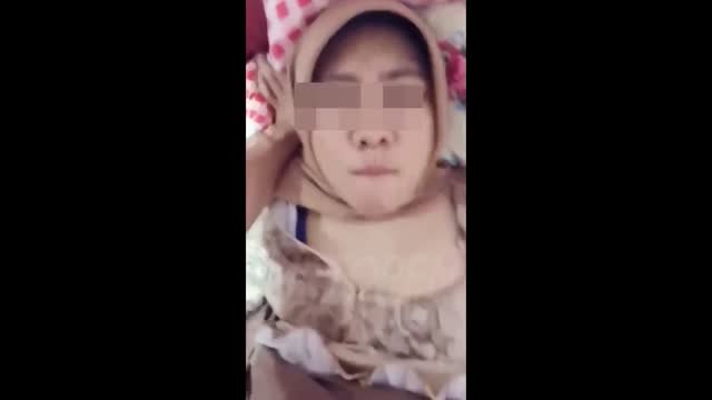 Tudung kena pancut di muka