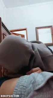 Bokep Indo Hijab Cantik Viral Nyepong Dientot - BokepINI
