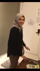 Bolos Jilbab Abu2 nyepong di hotel ada kursi sofa nya