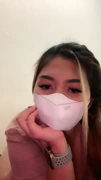 Zara Ngangkang Pamer Nenen Menggoda Penonton